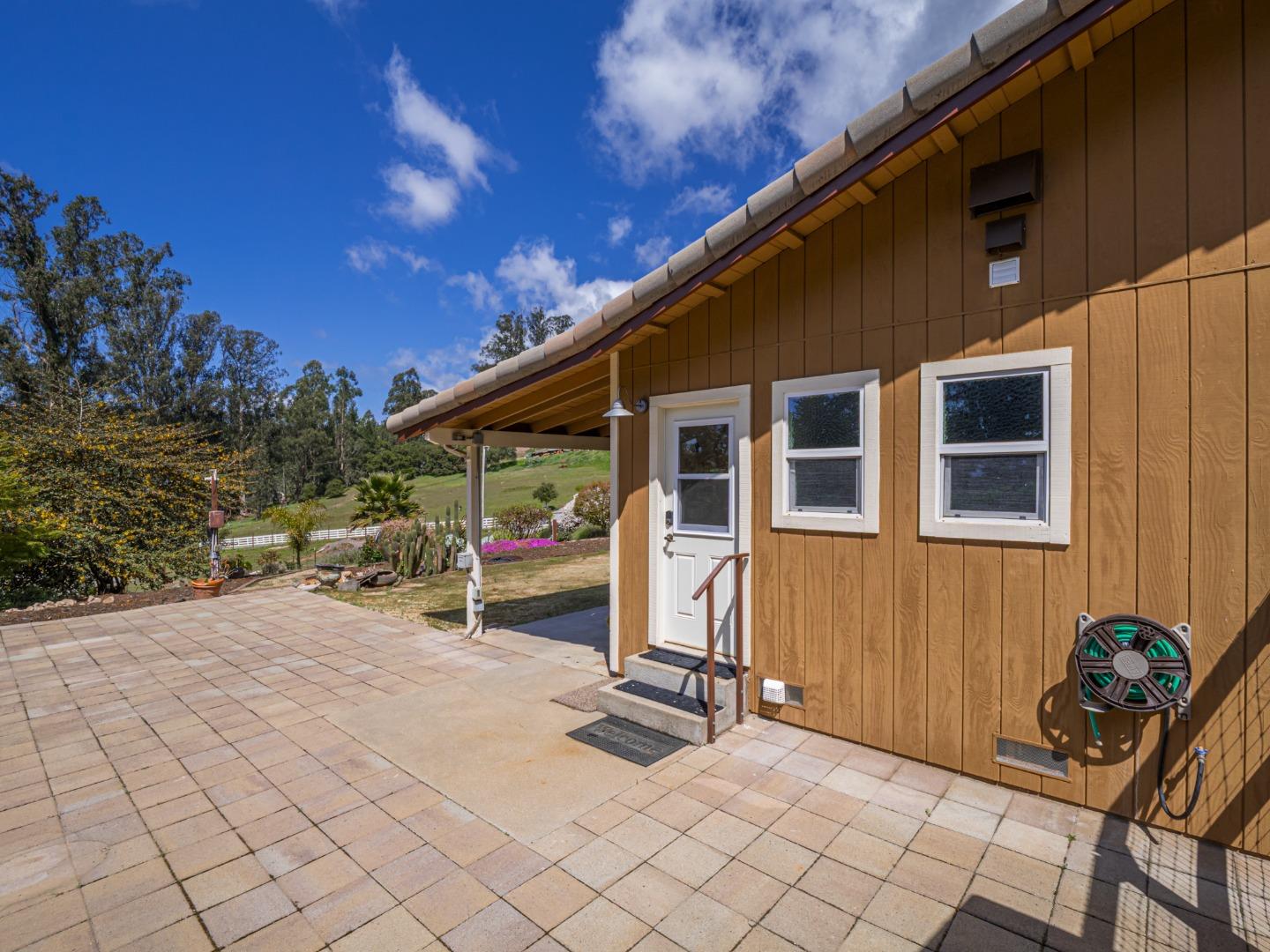 Detail Gallery Image 11 of 91 For 20150 Tarawild Ct, Prunedale,  CA 93907 - 3 Beds | 2/1 Baths