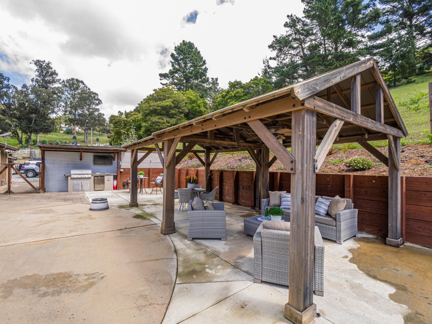 Detail Gallery Image 19 of 91 For 20150 Tarawild Ct, Prunedale,  CA 93907 - 3 Beds | 2/1 Baths