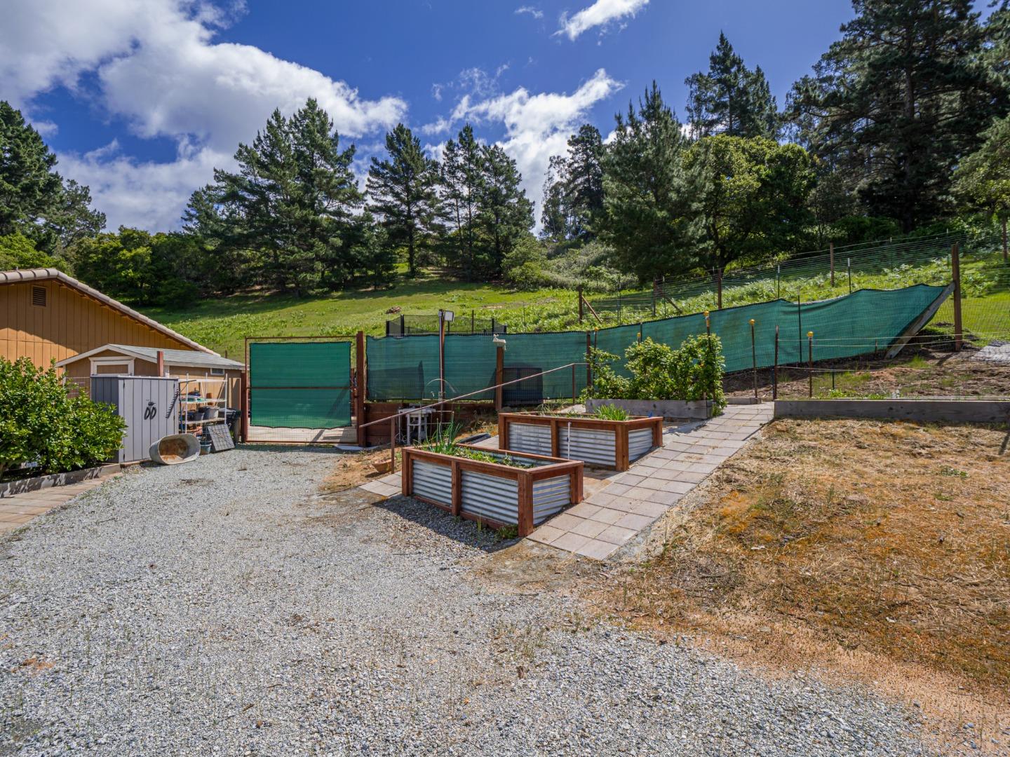 Detail Gallery Image 30 of 91 For 20150 Tarawild Ct, Prunedale,  CA 93907 - 3 Beds | 2/1 Baths