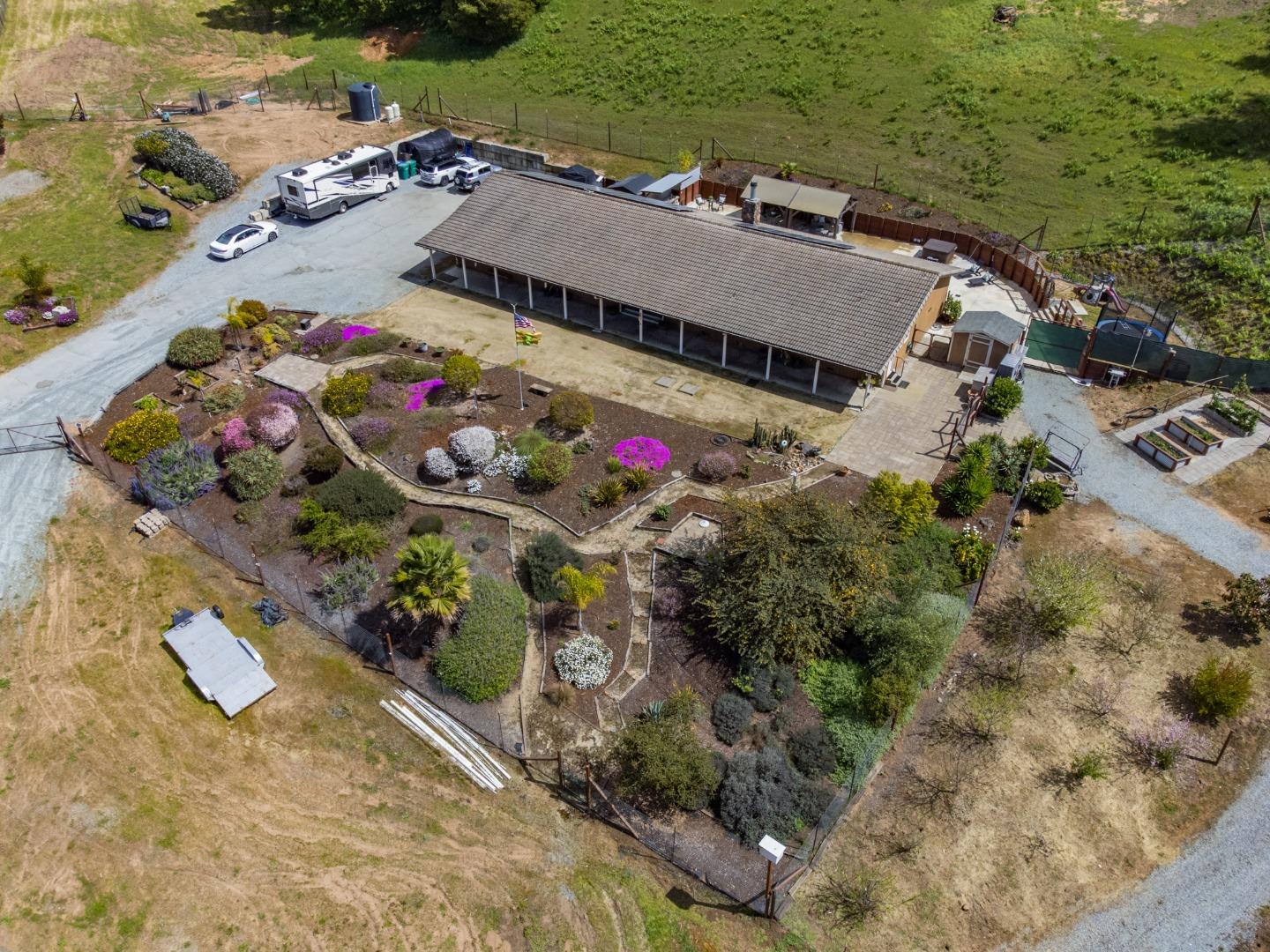 Detail Gallery Image 4 of 91 For 20150 Tarawild Ct, Prunedale,  CA 93907 - 3 Beds | 2/1 Baths
