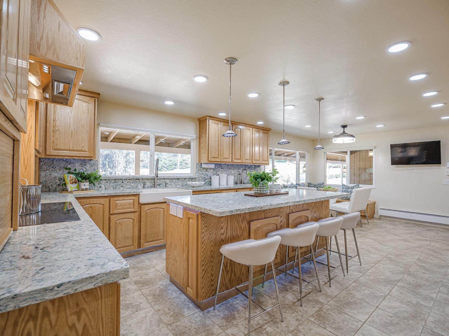 Detail Gallery Image 43 of 91 For 20150 Tarawild Ct, Prunedale,  CA 93907 - 3 Beds | 2/1 Baths