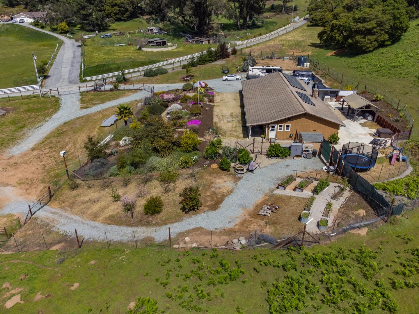 Detail Gallery Image 5 of 91 For 20150 Tarawild Ct, Prunedale,  CA 93907 - 3 Beds | 2/1 Baths
