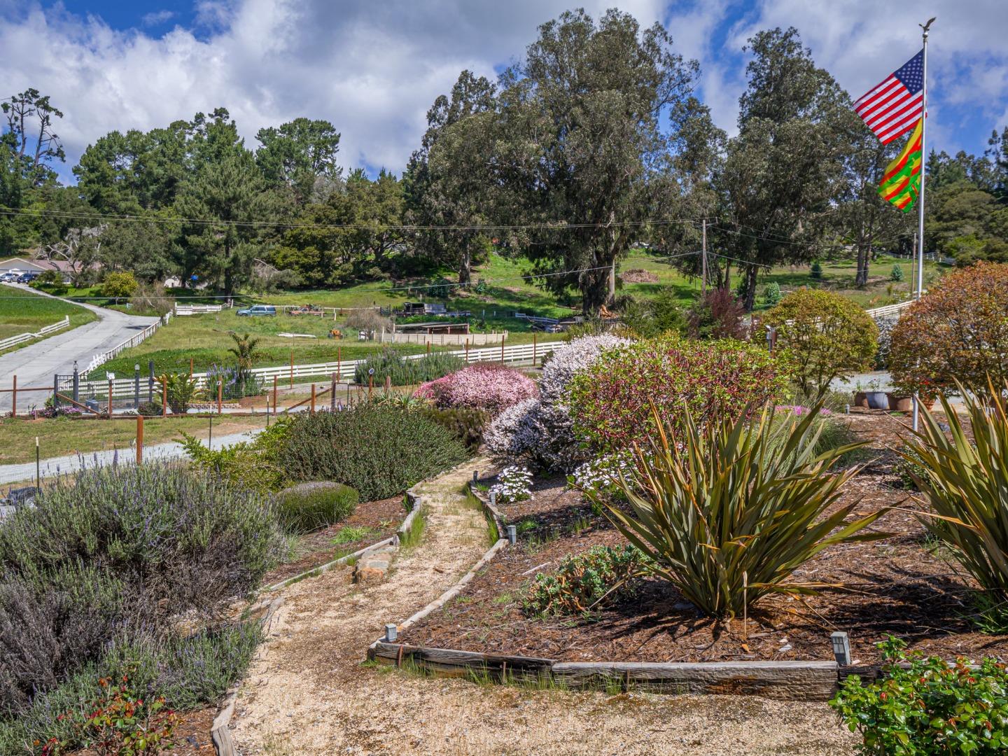 Detail Gallery Image 90 of 91 For 20150 Tarawild Ct, Prunedale,  CA 93907 - 3 Beds | 2/1 Baths