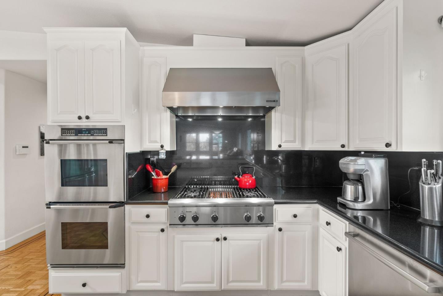 Detail Gallery Image 16 of 58 For 3920 Lakemead Way, Redwood City,  CA 94062 - 5 Beds | 4/1 Baths