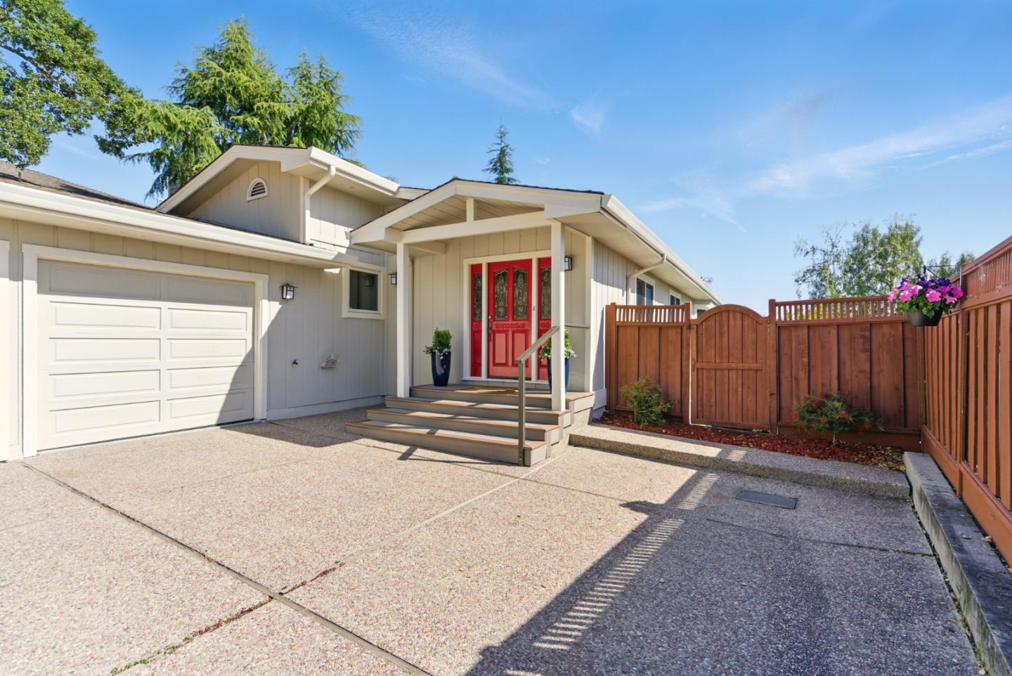 Detail Gallery Image 3 of 58 For 3920 Lakemead Way, Redwood City,  CA 94062 - 5 Beds | 4/1 Baths