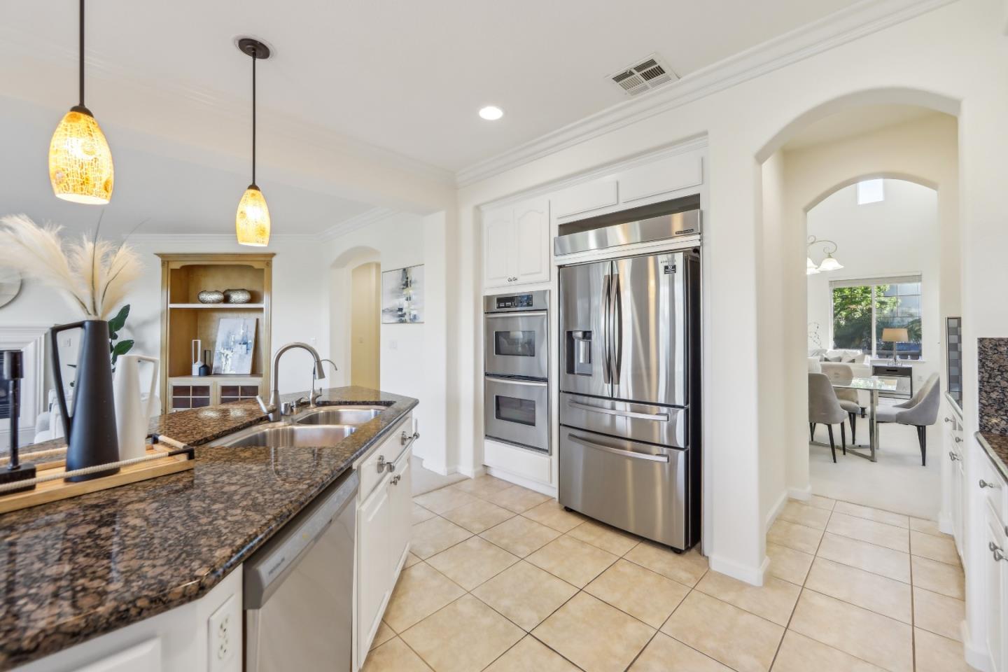 Detail Gallery Image 12 of 87 For 1781 Indigo Oak Ln, San Jose,  CA 95121 - 5 Beds | 4 Baths