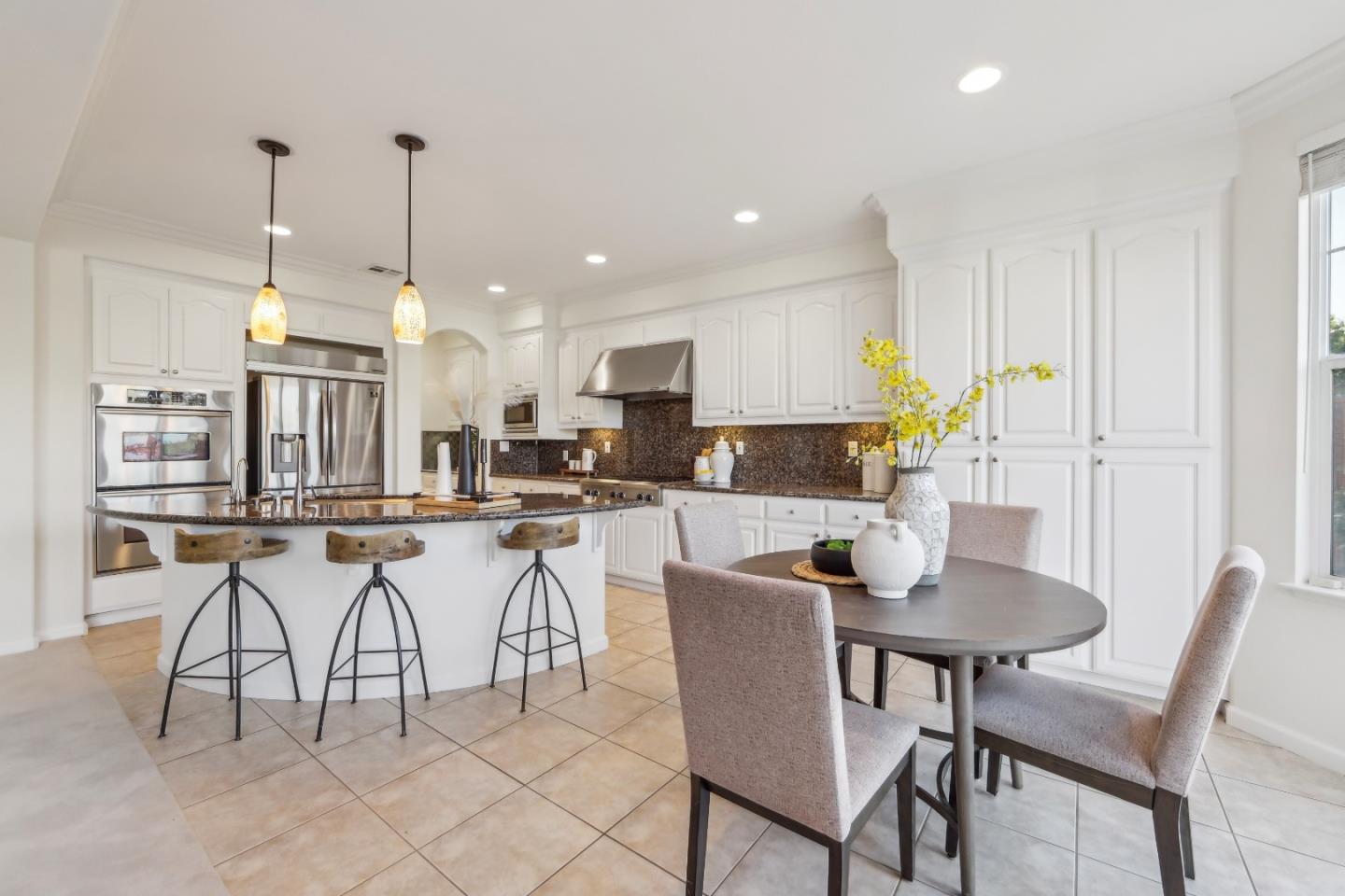 Detail Gallery Image 14 of 87 For 1781 Indigo Oak Ln, San Jose,  CA 95121 - 5 Beds | 4 Baths