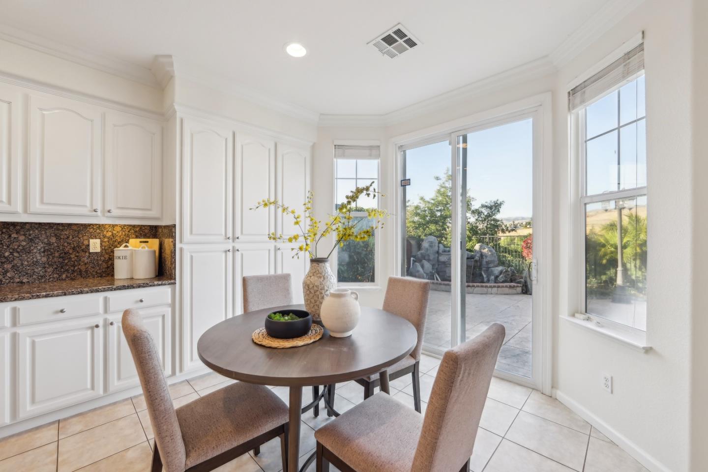 Detail Gallery Image 22 of 87 For 1781 Indigo Oak Ln, San Jose,  CA 95121 - 5 Beds | 4 Baths