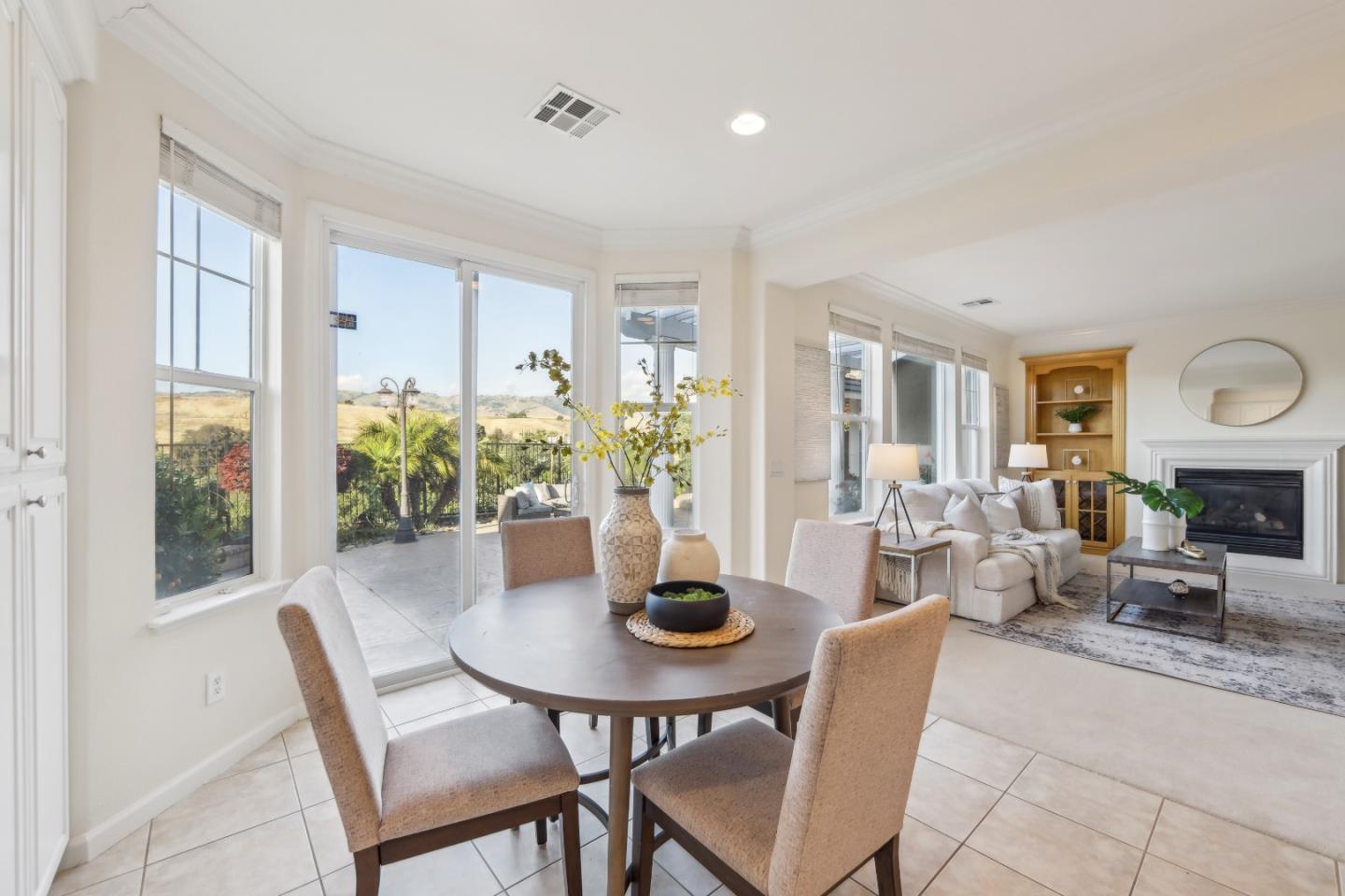 Detail Gallery Image 23 of 87 For 1781 Indigo Oak Ln, San Jose,  CA 95121 - 5 Beds | 4 Baths