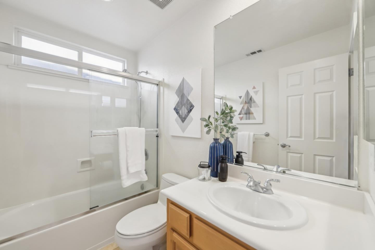 Detail Gallery Image 36 of 87 For 1781 Indigo Oak Ln, San Jose,  CA 95121 - 5 Beds | 4 Baths