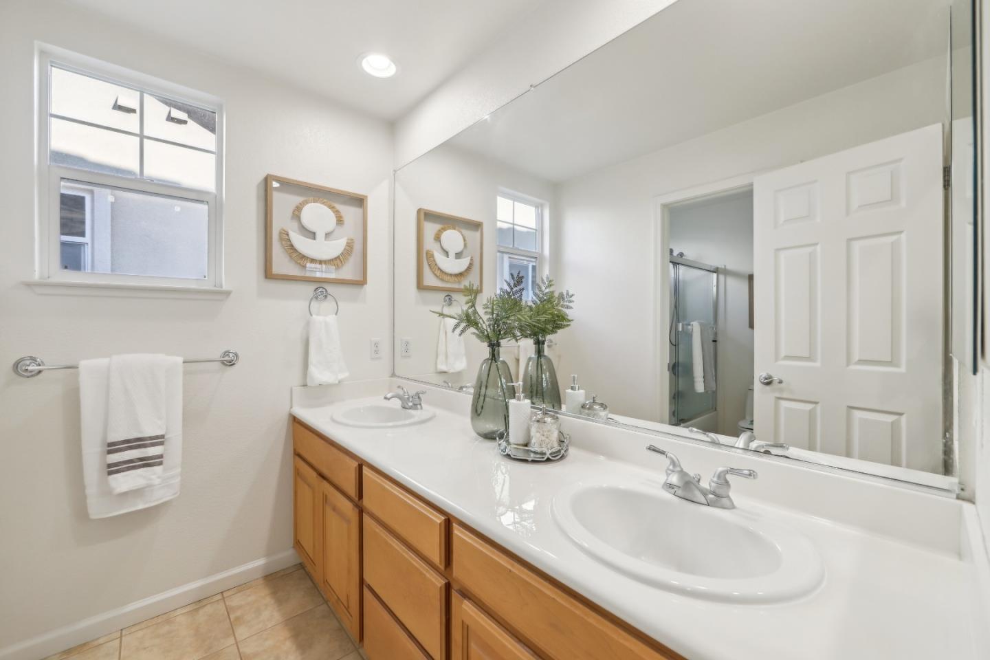 Detail Gallery Image 42 of 87 For 1781 Indigo Oak Ln, San Jose,  CA 95121 - 5 Beds | 4 Baths
