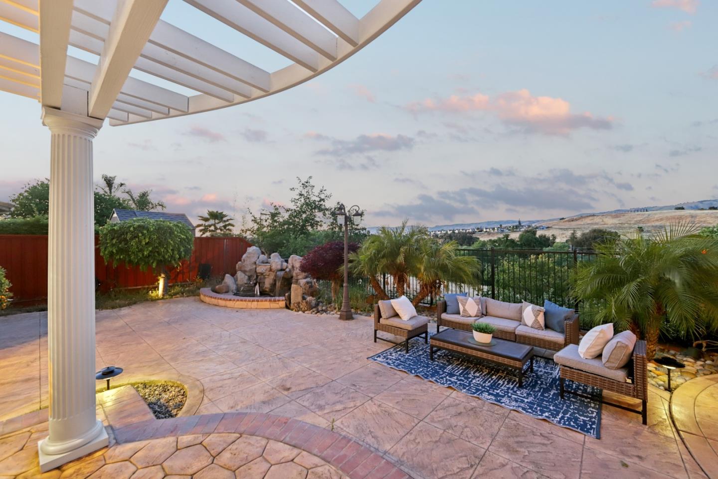Detail Gallery Image 54 of 87 For 1781 Indigo Oak Ln, San Jose,  CA 95121 - 5 Beds | 4 Baths