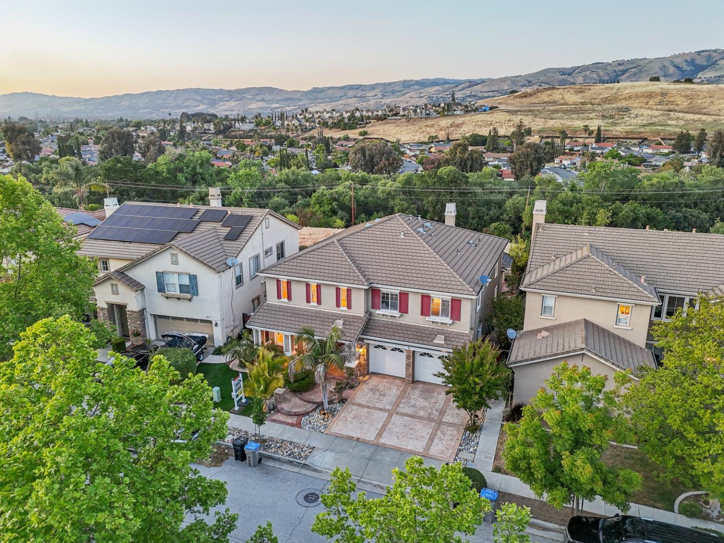 Detail Gallery Image 69 of 87 For 1781 Indigo Oak Ln, San Jose,  CA 95121 - 5 Beds | 4 Baths