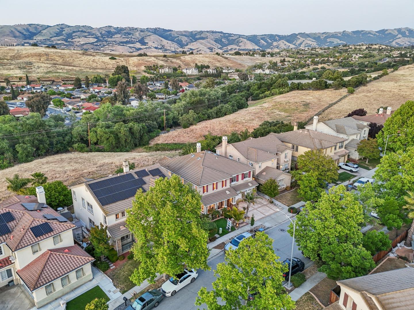 Detail Gallery Image 75 of 87 For 1781 Indigo Oak Ln, San Jose,  CA 95121 - 5 Beds | 4 Baths