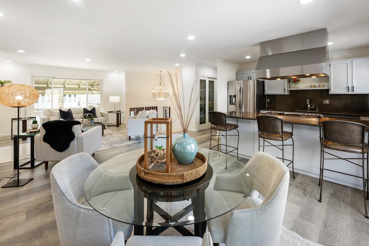 Detail Gallery Image 13 of 63 For 6 Big Sur Way, Pacifica,  CA 94044 - 4 Beds | 4 Baths