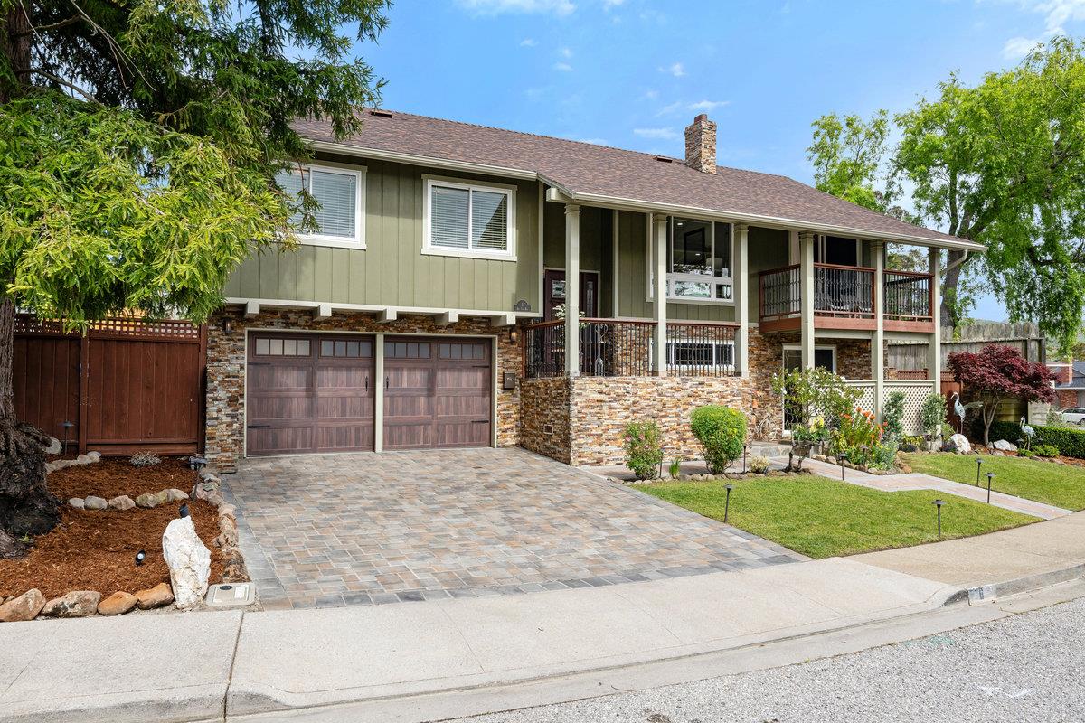 Detail Gallery Image 2 of 63 For 6 Big Sur Way, Pacifica,  CA 94044 - 4 Beds | 4 Baths