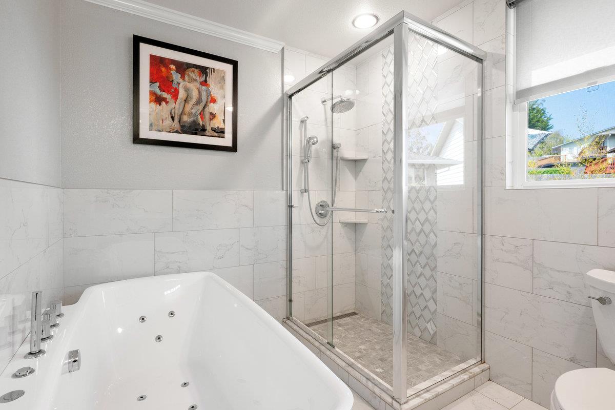 Detail Gallery Image 25 of 63 For 6 Big Sur Way, Pacifica,  CA 94044 - 4 Beds | 4 Baths