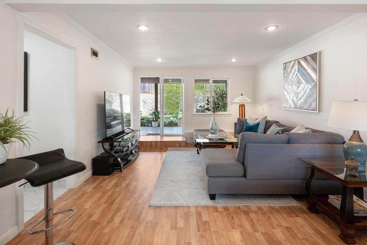 Detail Gallery Image 36 of 63 For 6 Big Sur Way, Pacifica,  CA 94044 - 4 Beds | 4 Baths