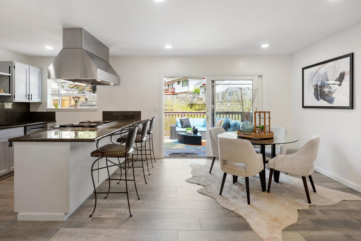 Detail Gallery Image 9 of 63 For 6 Big Sur Way, Pacifica,  CA 94044 - 4 Beds | 4 Baths