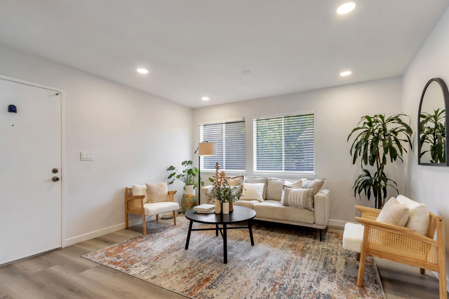 Detail Gallery Image 11 of 41 For 549 Groth Pl, San Jose,  CA 95111 - 2 Beds | 1 Baths