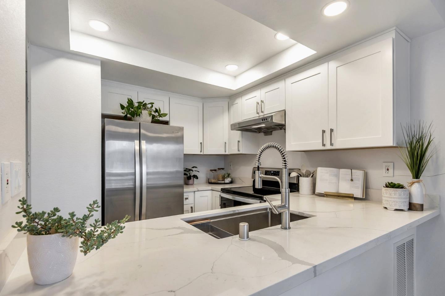 Detail Gallery Image 15 of 41 For 549 Groth Pl, San Jose,  CA 95111 - 2 Beds | 1 Baths