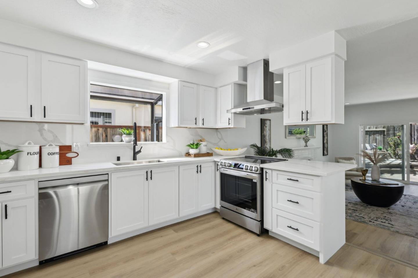 Detail Gallery Image 16 of 50 For 613 Pilgrim Dr, Foster City,  CA 94404 - 4 Beds | 2 Baths