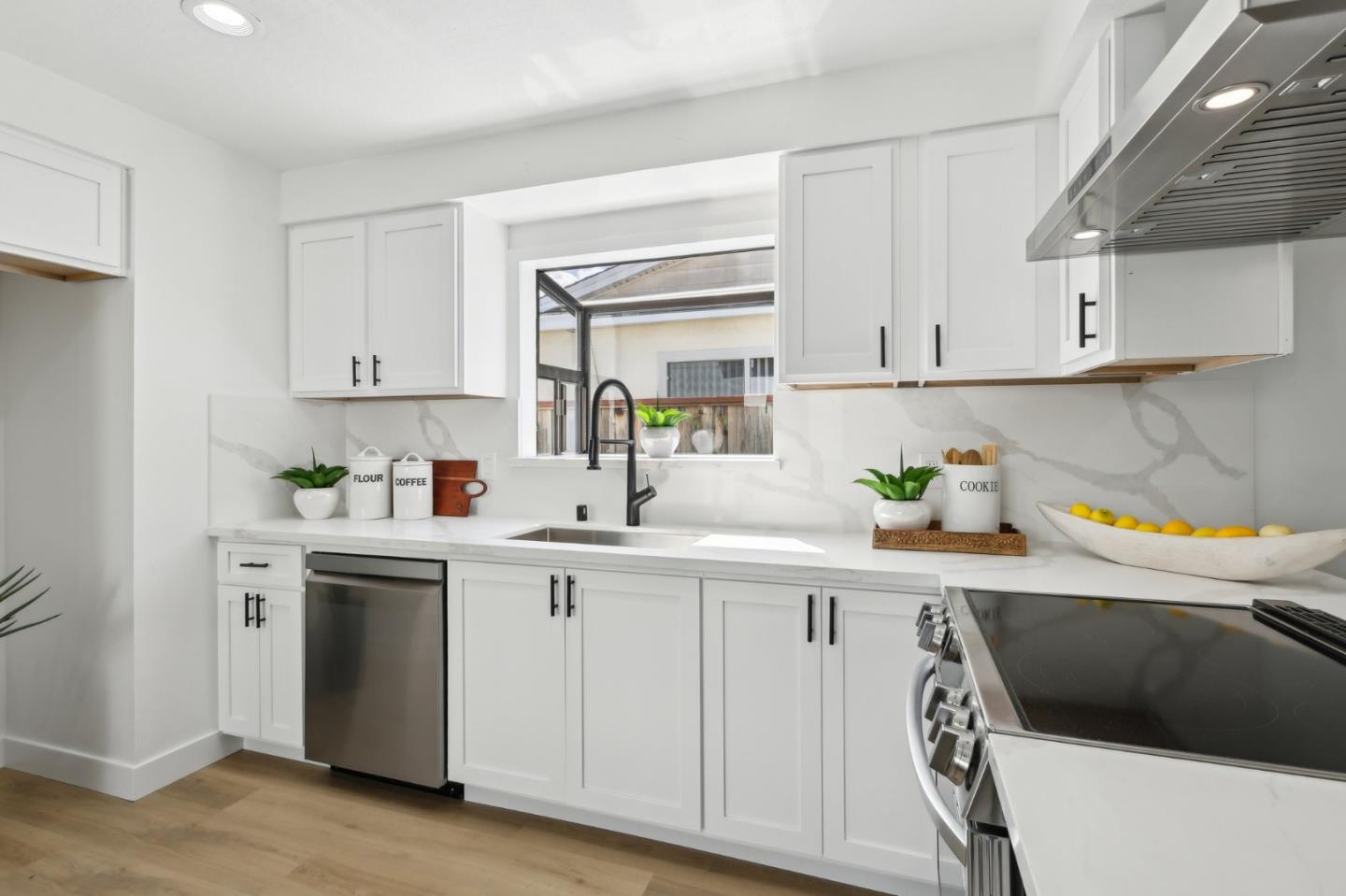 Detail Gallery Image 17 of 50 For 613 Pilgrim Dr, Foster City,  CA 94404 - 4 Beds | 2 Baths
