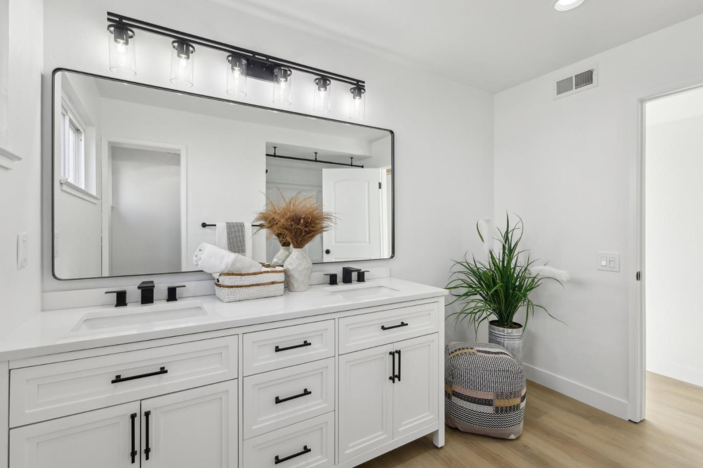 Detail Gallery Image 28 of 50 For 613 Pilgrim Dr, Foster City,  CA 94404 - 4 Beds | 2 Baths