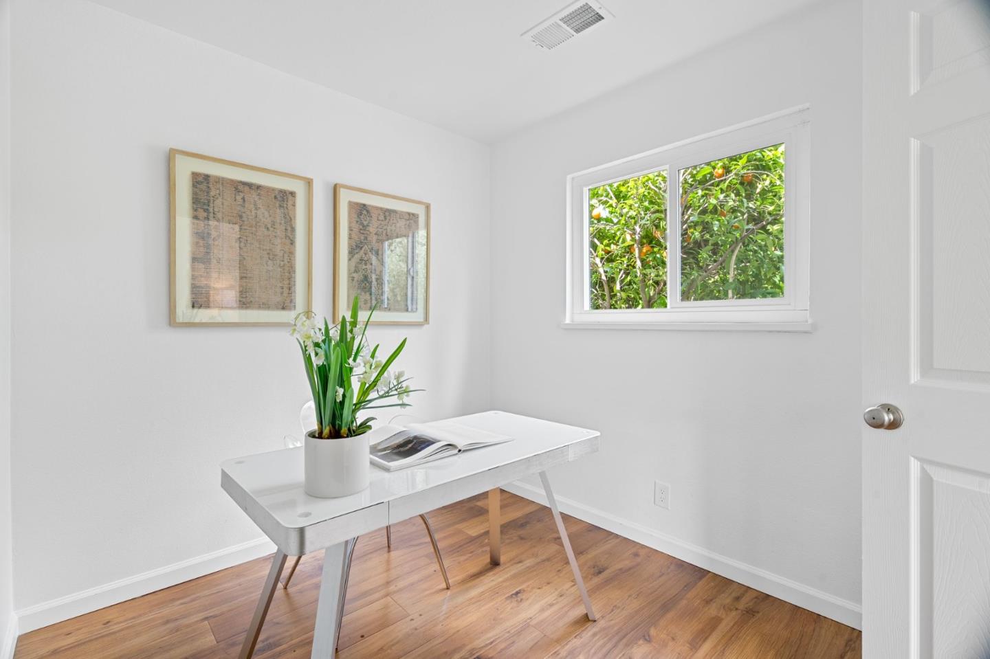 Detail Gallery Image 16 of 40 For 2404 Gabriel Ave, Mountain View,  CA 94040 - 6 Beds | 4 Baths