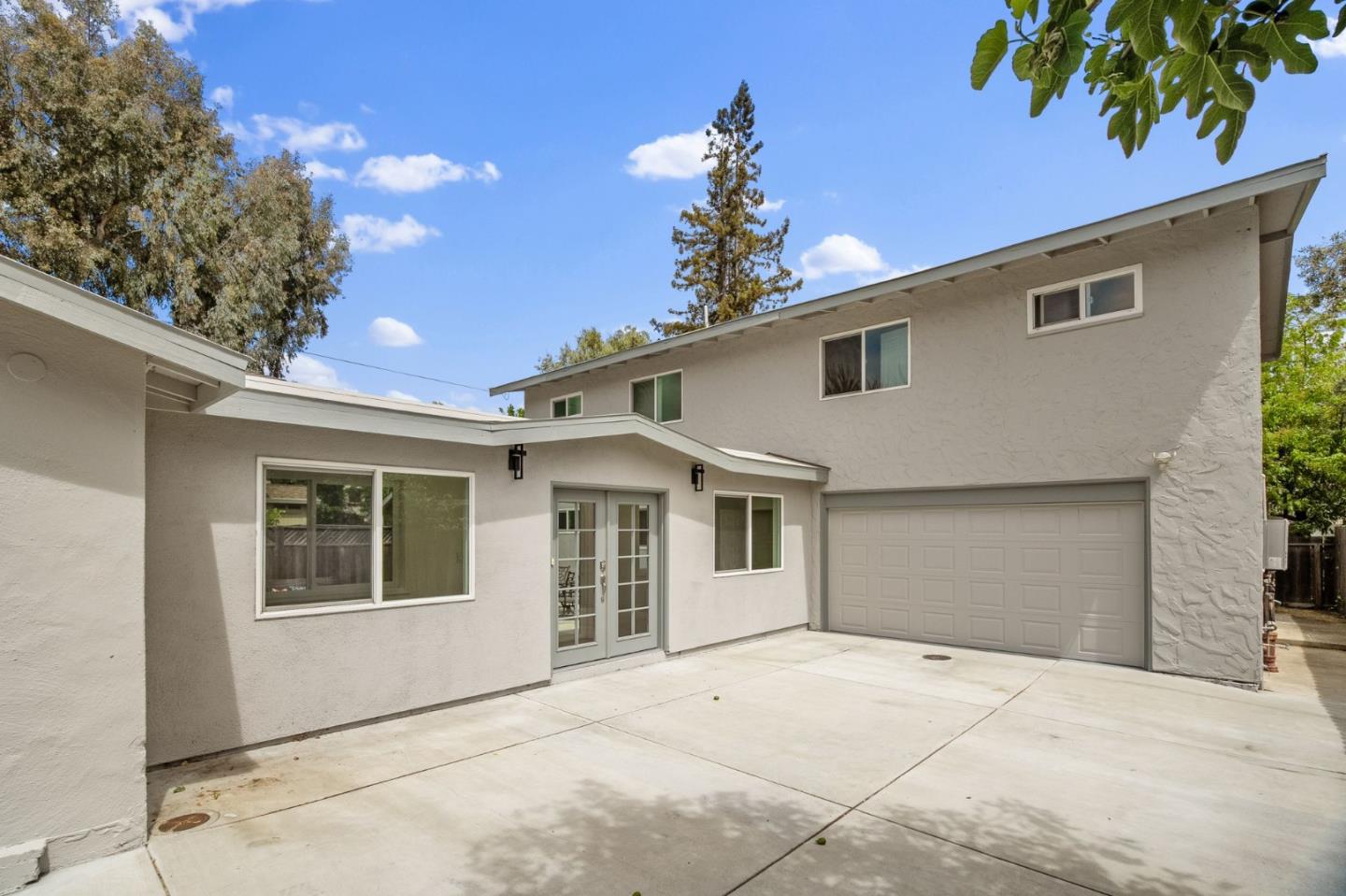 Detail Gallery Image 2 of 40 For 2404 Gabriel Ave, Mountain View,  CA 94040 - 6 Beds | 4 Baths