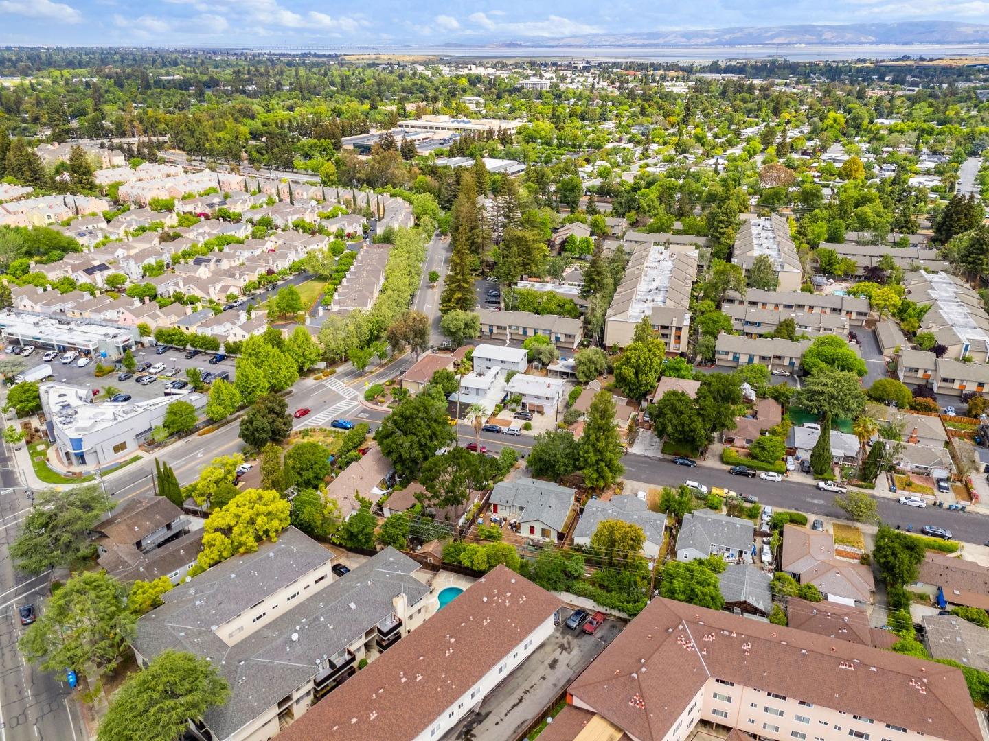 Detail Gallery Image 31 of 40 For 2404 Gabriel Ave, Mountain View,  CA 94040 - 6 Beds | 4 Baths