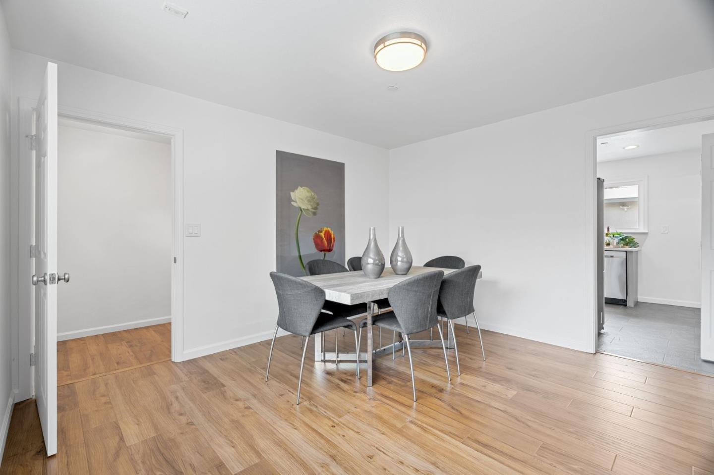 Detail Gallery Image 8 of 40 For 2404 Gabriel Ave, Mountain View,  CA 94040 - 6 Beds | 4 Baths