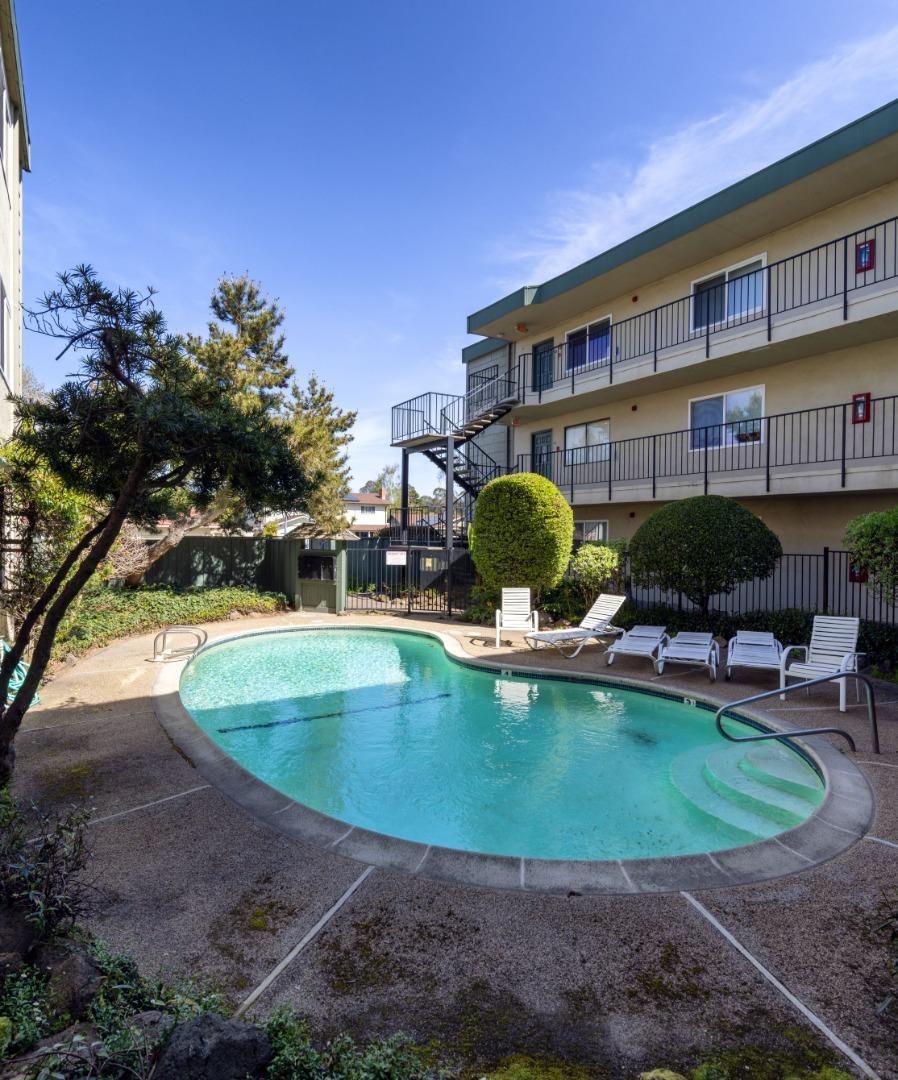 Detail Gallery Image 15 of 27 For 825 Balboa Ave #104,  Capitola,  CA 95010 - 2 Beds | 1/1 Baths