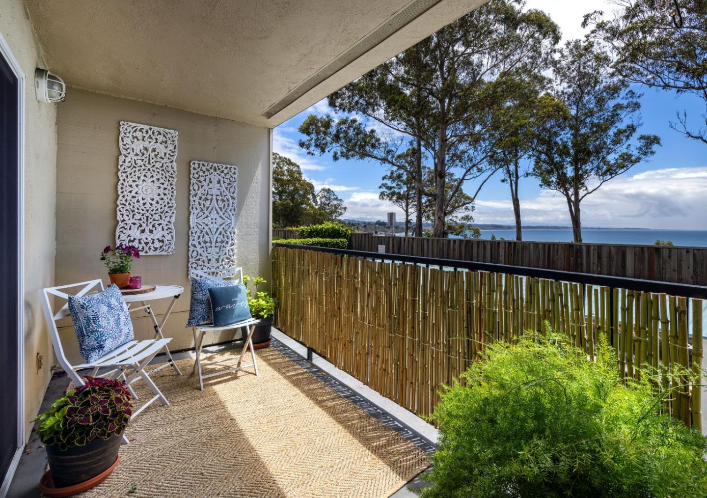 Detail Gallery Image 8 of 27 For 825 Balboa Ave #104,  Capitola,  CA 95010 - 2 Beds | 1/1 Baths
