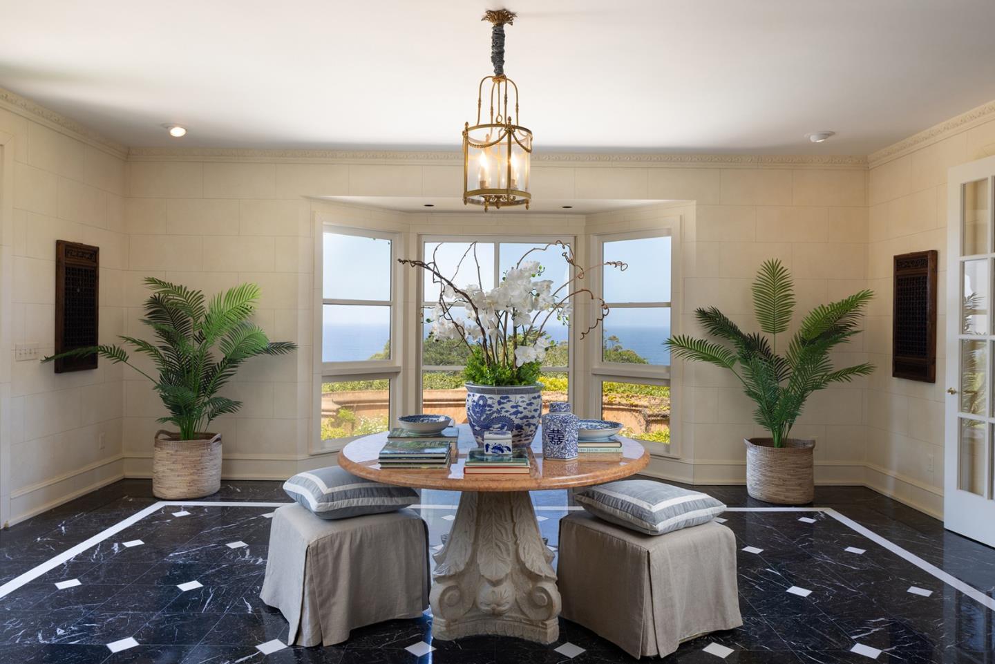Detail Gallery Image 12 of 59 For 228 Lower Walden Rd, Carmel,  CA 93923 - 4 Beds | 4/1 Baths