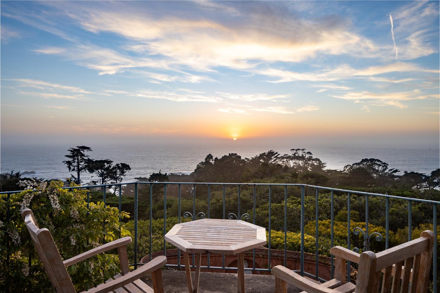 Detail Gallery Image 2 of 59 For 228 Lower Walden Rd, Carmel,  CA 93923 - 4 Beds | 4/1 Baths