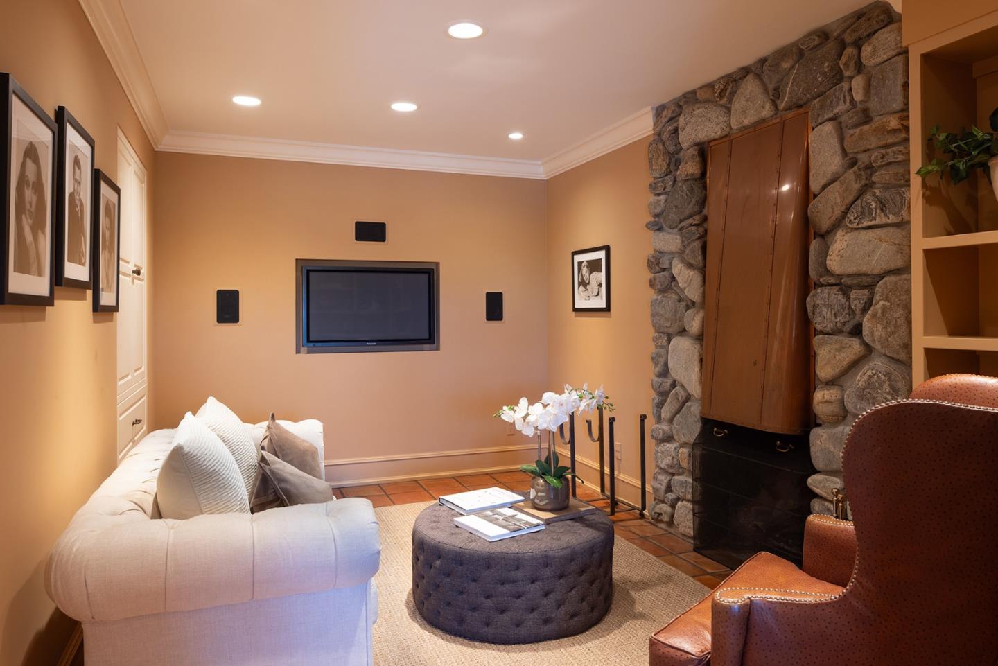 Detail Gallery Image 39 of 59 For 228 Lower Walden Rd, Carmel,  CA 93923 - 4 Beds | 4/1 Baths