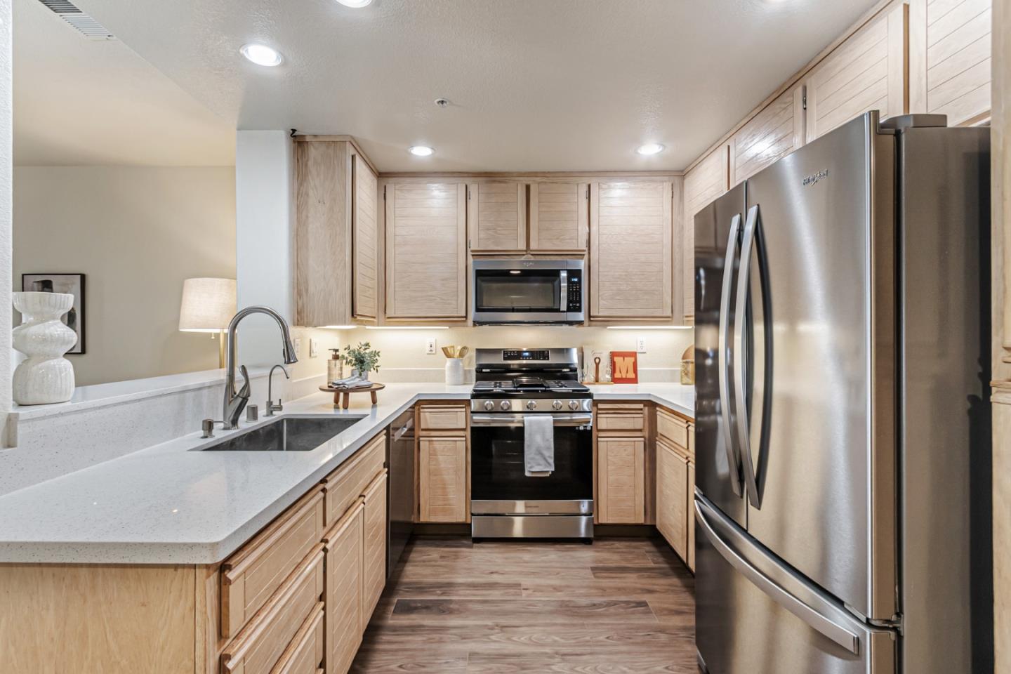 Detail Gallery Image 6 of 24 For 1815 Sheri Ann Cir, San Jose,  CA 95131 - 2 Beds | 2 Baths
