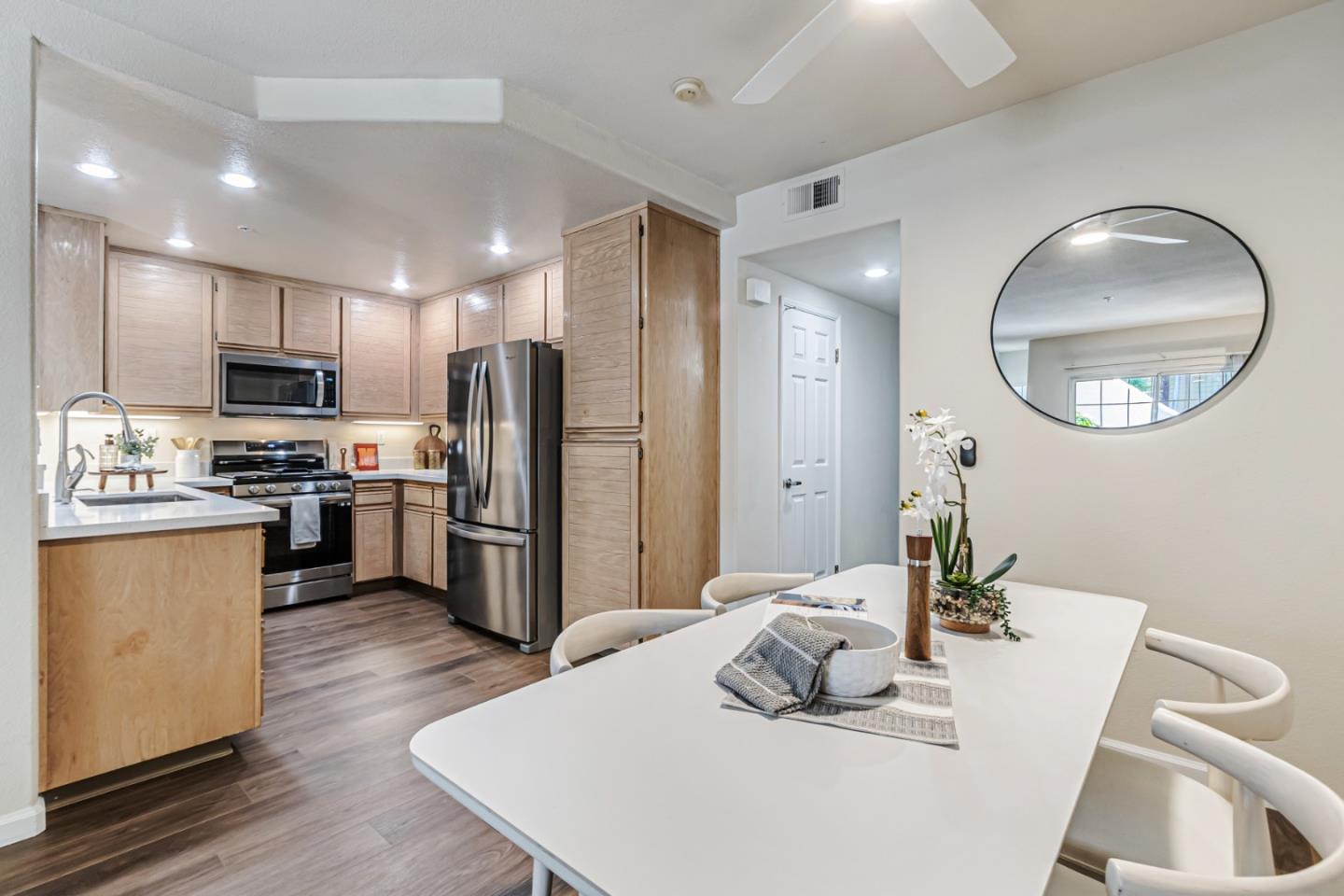 Detail Gallery Image 7 of 24 For 1815 Sheri Ann Cir, San Jose,  CA 95131 - 2 Beds | 2 Baths