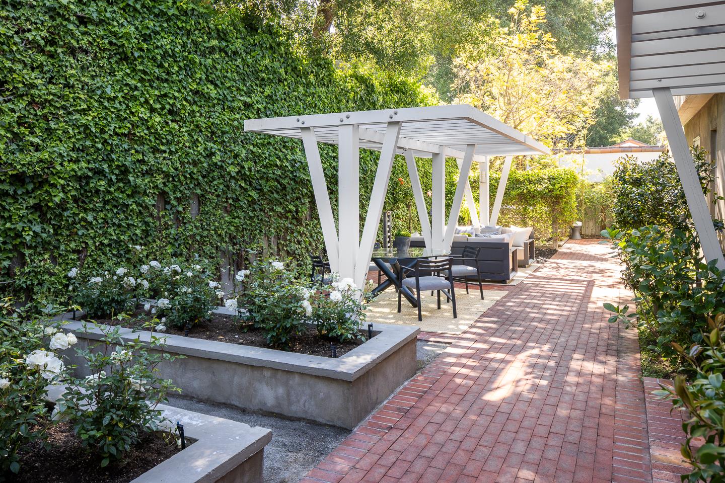 Detail Gallery Image 17 of 18 For 1515 Cowper St, Palo Alto,  CA 94301 - 5 Beds | 3/1 Baths