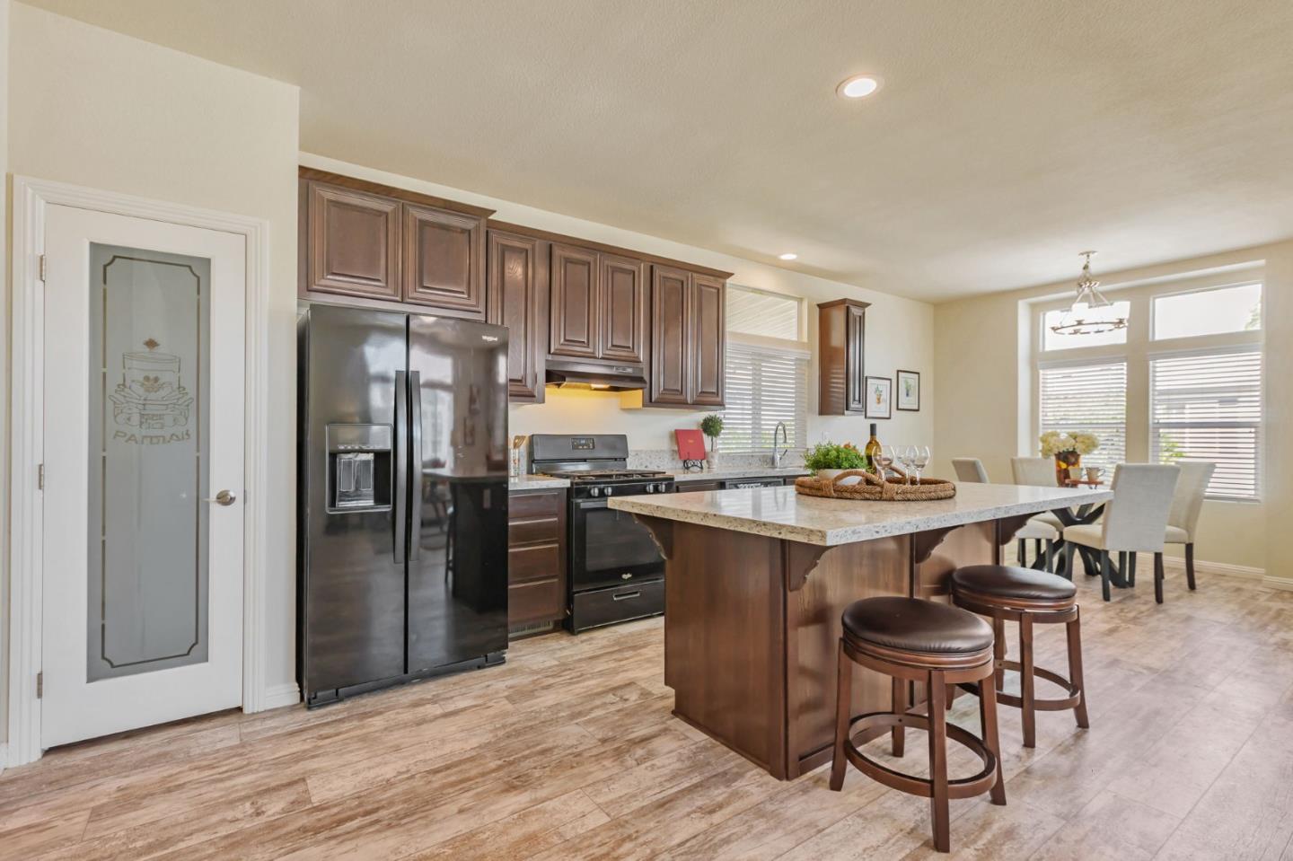 Detail Gallery Image 12 of 37 For 120 Dixon Landing Rd #124,  Milpitas,  CA 95035 - 3 Beds | 2 Baths