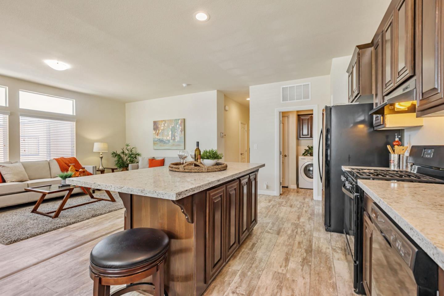 Detail Gallery Image 14 of 37 For 120 Dixon Landing Rd #124,  Milpitas,  CA 95035 - 3 Beds | 2 Baths