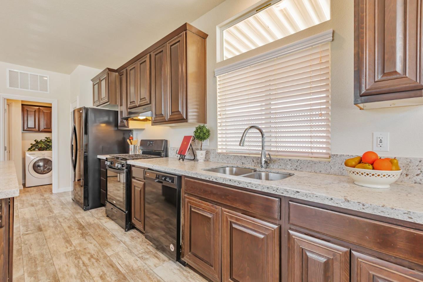 Detail Gallery Image 16 of 37 For 120 Dixon Landing Rd #124,  Milpitas,  CA 95035 - 3 Beds | 2 Baths