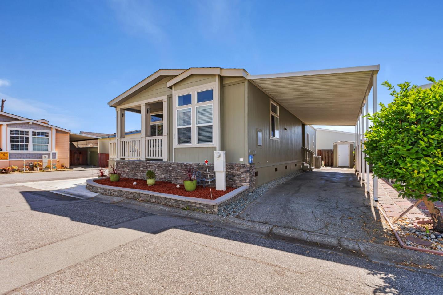 Detail Gallery Image 3 of 37 For 120 Dixon Landing Rd #124,  Milpitas,  CA 95035 - 3 Beds | 2 Baths