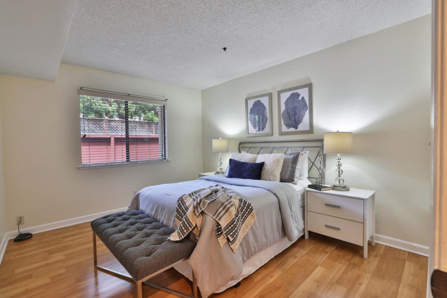 Detail Gallery Image 10 of 13 For 695 S Knickerbocker Dr #4,  Sunnyvale,  CA 94087 - 2 Beds | 2 Baths