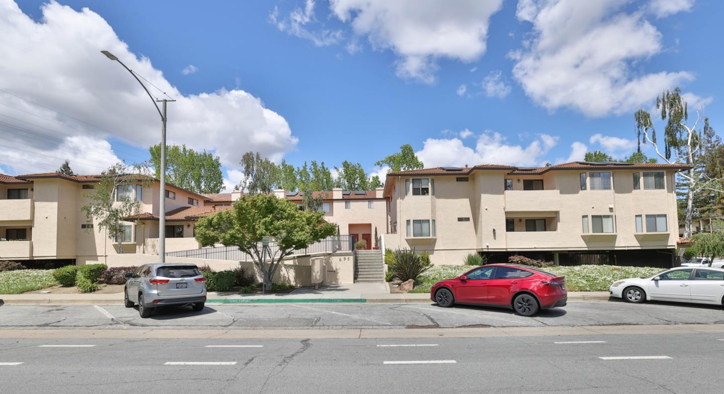 Detail Gallery Image 13 of 13 For 695 S Knickerbocker Dr #4,  Sunnyvale,  CA 94087 - 2 Beds | 2 Baths