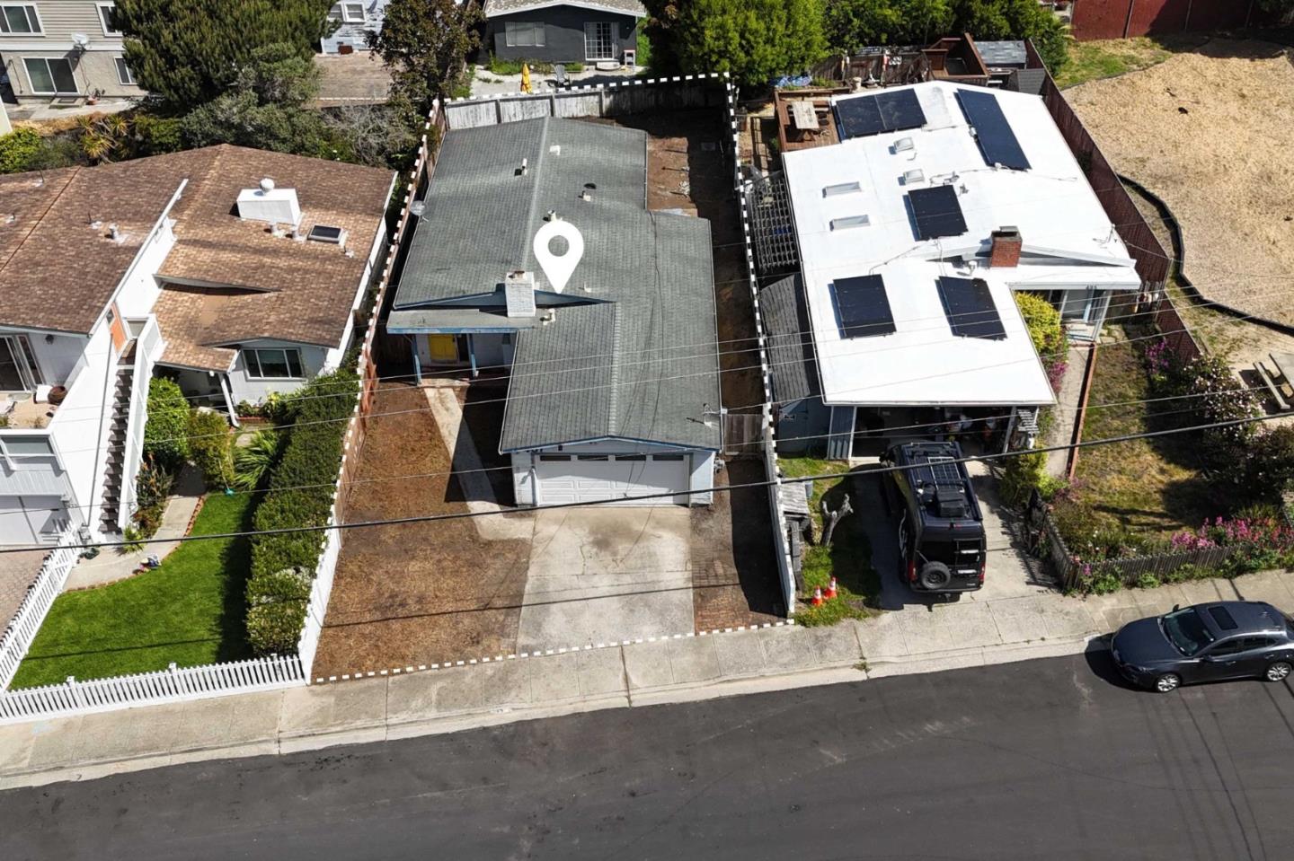 Detail Gallery Image 2 of 17 For 487 Brighton Rd, Pacifica,  CA 94044 - 3 Beds | 1 Baths
