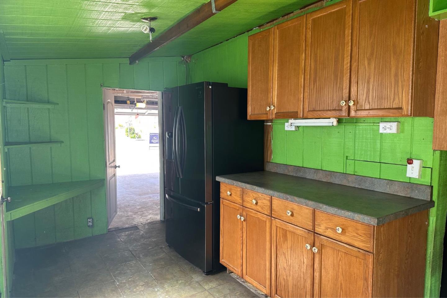 Detail Gallery Image 6 of 17 For 487 Brighton Rd, Pacifica,  CA 94044 - 3 Beds | 1 Baths
