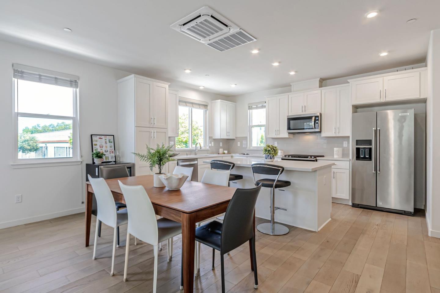 Detail Gallery Image 18 of 67 For 2909 Corvin Dr #143,  Santa Clara,  CA 95051 - 4 Beds | 3/1 Baths