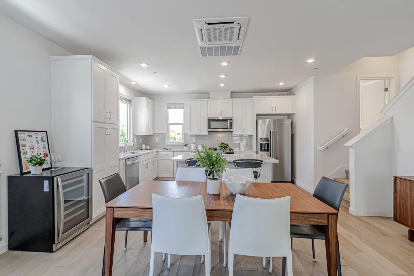 Detail Gallery Image 19 of 67 For 2909 Corvin Dr #143,  Santa Clara,  CA 95051 - 4 Beds | 3/1 Baths